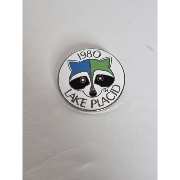Vintage Pin Brooch Lake Placid 1980 Raccoon - Picture 2 of 6